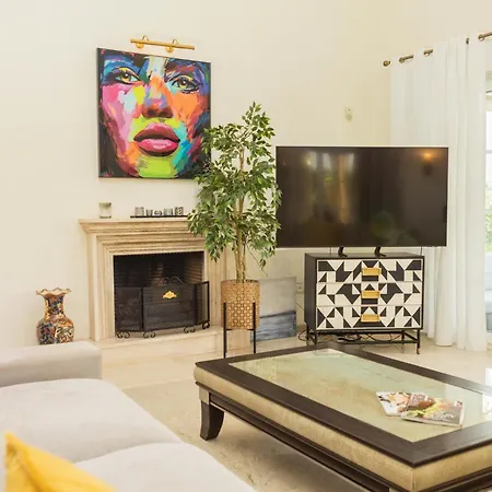 Vila Large 4 Beds Cozy 700 M Walk Canas *