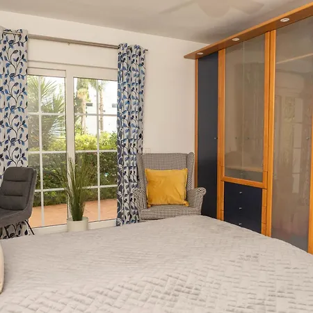 Large 4 Beds Cozy 700 M Walk Canas