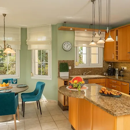 Large 4 Beds Cozy 700 M Walk Canas Vila *