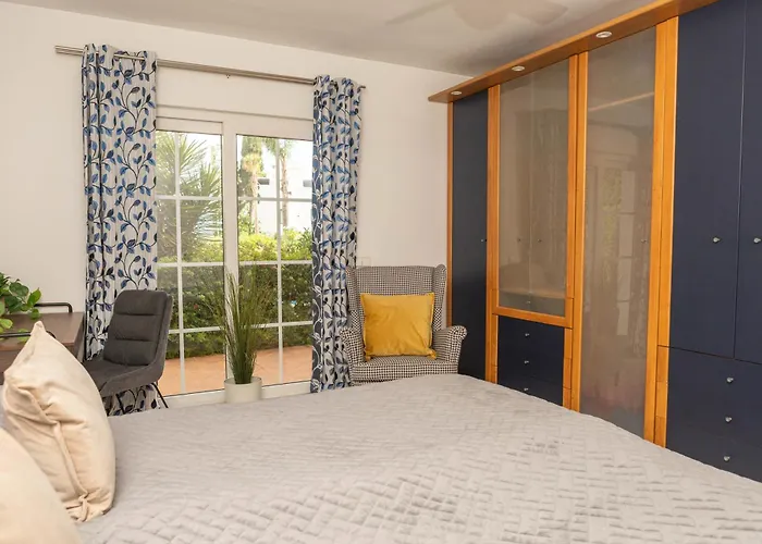 Large 4 Beds Cozy 700 M Walk Canas