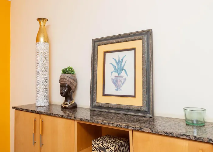 Large 4 Beds Cozy 700 M Walk Canas וילה