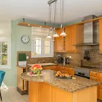 Large 4 Beds Cozy 700 M Walk Canas *