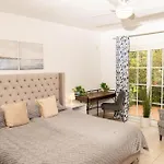 Large 4 Beds Cozy 700 M Walk Canas Villa *
