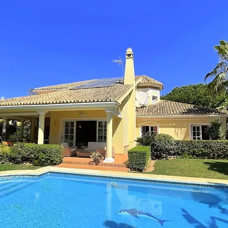 Beachside 4 Beds Cozy Villa, 700m Canas Beach! *