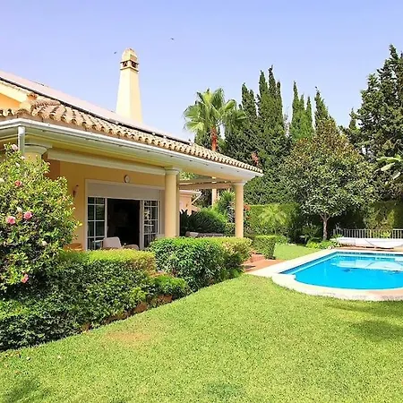 Villa Beachside 4 Beds Cozy Villa, 700m Canas Beach!
