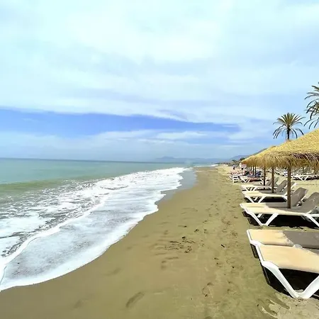 Villa Beachside 4 Beds Cozy Villa, 700m Canas Beach! Marbella
