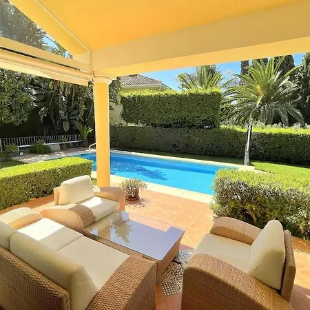 Beachside 4 Beds Cozy Villa, 700m Canas Beach! Villa Marbella