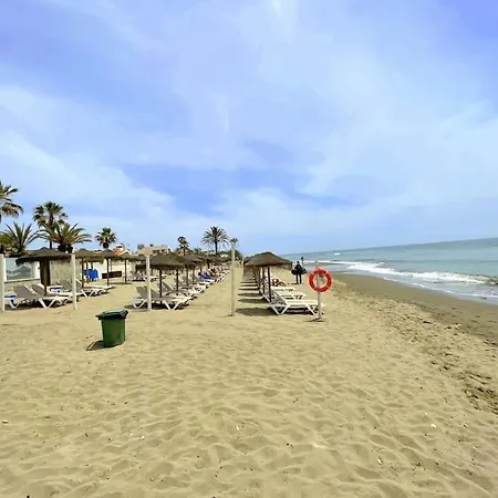 Villa Beachside 4 Beds Cozy Villa, 700m Canas Beach! Marbella