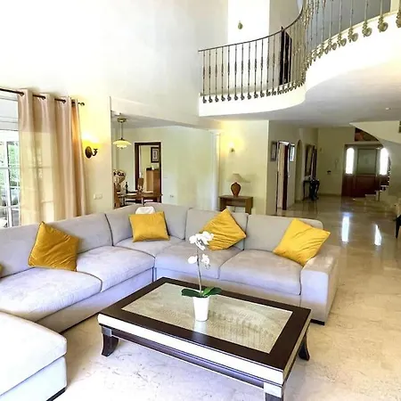 Beachside 4 Beds Cozy Villa, 700m Canas Beach! Villa Marbella