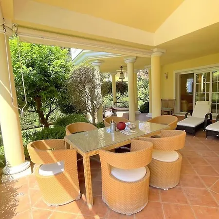 Beachside 4 Beds Cozy Villa, 700m Canas Beach! Marbella