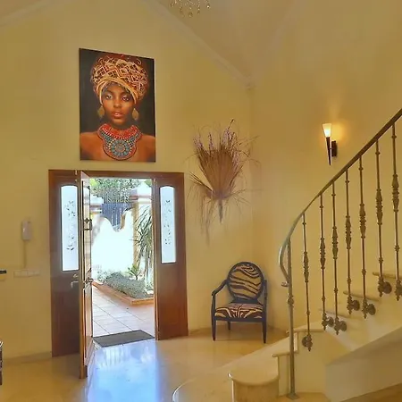 Villa Beachside 4 Beds Cozy Villa, 700m Canas Beach!