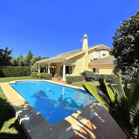 Beachside 4 Beds Cozy Villa, 700m Canas Beach! *