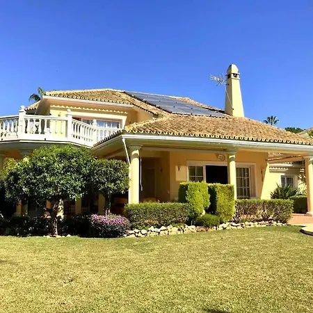 Beachside 4 Beds Cozy Villa, 700m Canas Beach! * Marbella