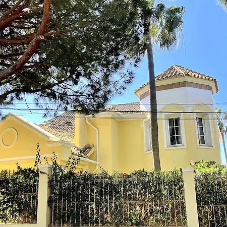 Beachside 4 Beds Cozy Villa, 700m Canas Beach! Villa