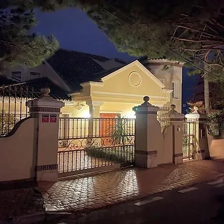 Villa Beachside 4 Beds Cozy Villa, 700m Canas Beach! Marbella