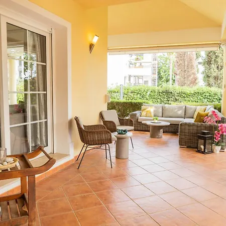 Large 4 Beds Cozy 700 M Walk Canas فيلة ماربيا