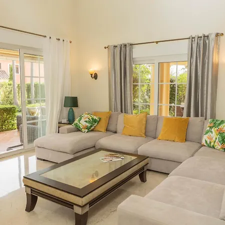 Large 4 Beds Cozy 700 M Walk Canas