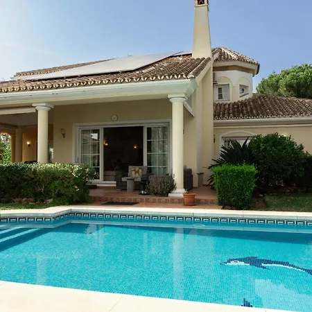 Large 4 Beds Cozy 700 M Walk Canas *