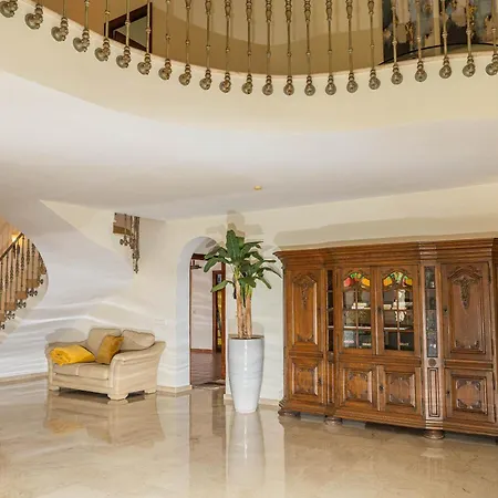 Large 4 Beds Cozy 700 M Walk Canas וילה *
