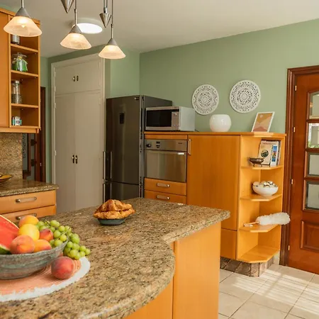 Large 4 Beds Cozy 700 M Walk Canas * מארבלה