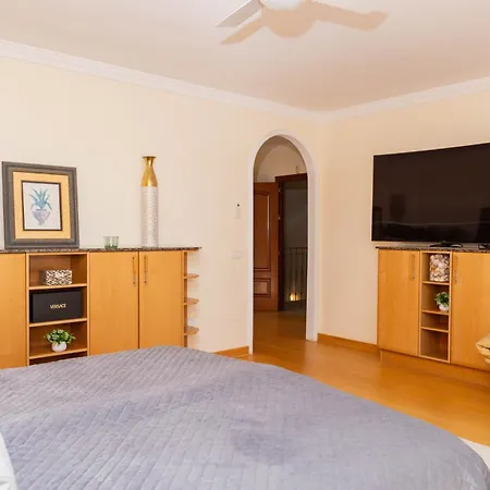 וילה Large 4 Beds Cozy 700 M Walk Canas