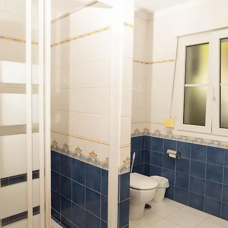 Large 4 Beds Cozy 700 M Walk Canas فيلة ماربيا