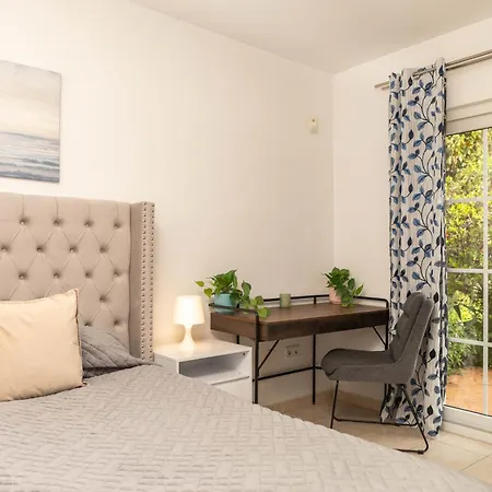 Large 4 Beds Cozy 700 M Walk Canas *