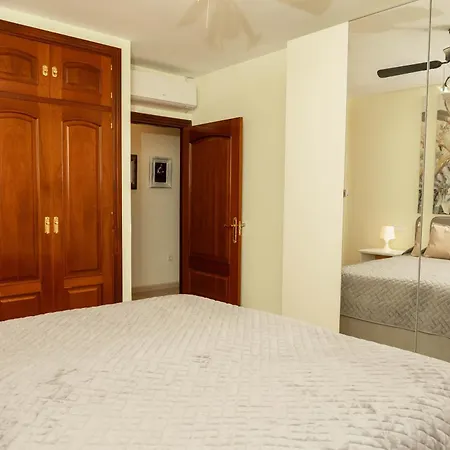 Large 4 Beds Cozy 700 M Walk Canas * ماربيا