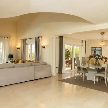 Large 4 Beds Cozy 700 M Walk Canas