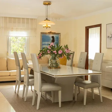 Large 4 Beds Cozy 700 M Walk Canas * Marbella