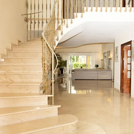 Large 4 Beds Cozy 700 M Walk Canas