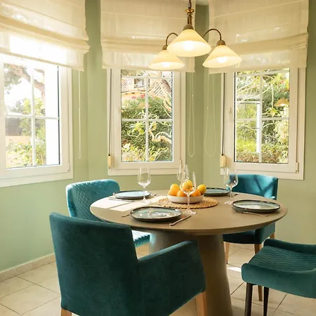 Large 4 Beds Cozy 700 M Walk Canas * Marbella