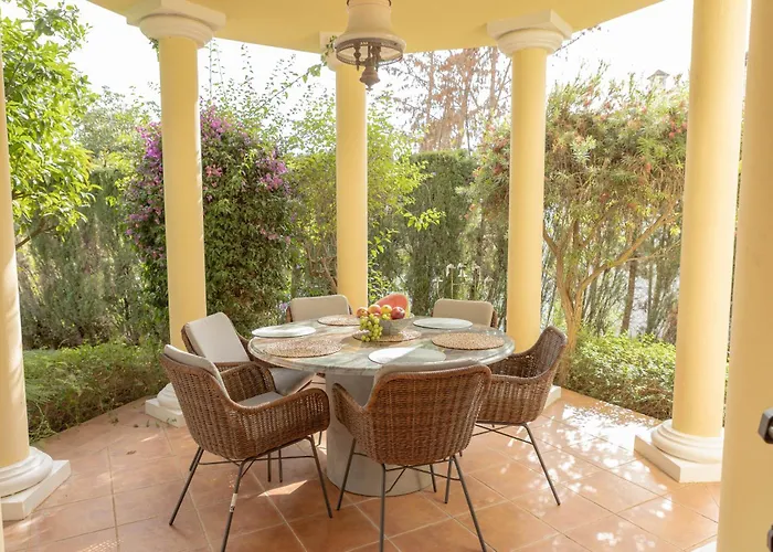 Large 4 Beds Cozy 700 M Walk Canas *
