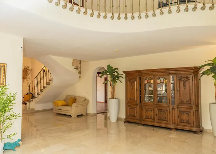 Large 4 Beds Cozy 700 M Walk Canas Marbella