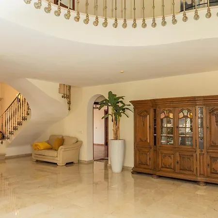 Large 4 Beds Cozy 700 M Walk Canas Μαρμπέλλα