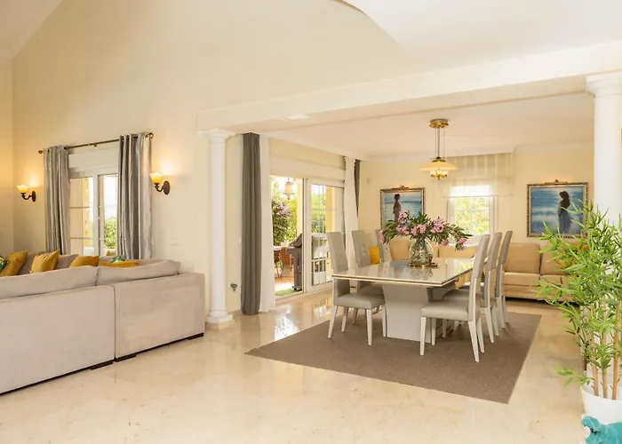 Large 4 Beds Cozy 700 M Walk Canas