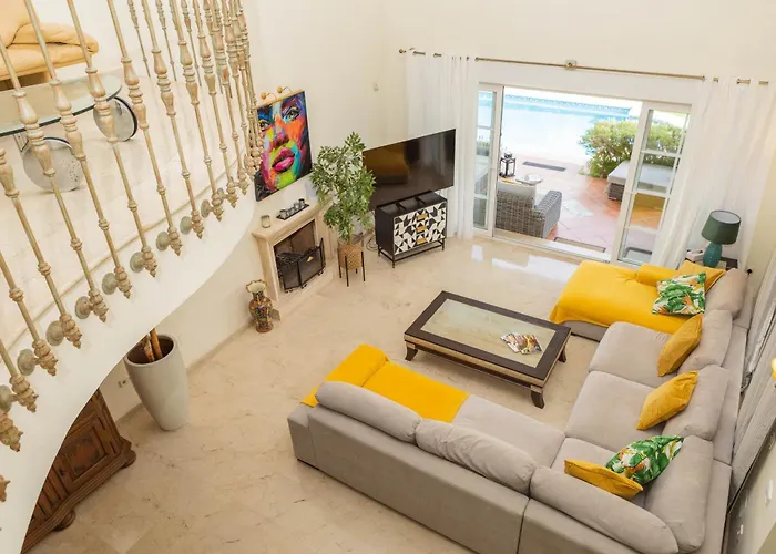 Large 4 Beds Cozy 700 M Walk Canas Марбелья