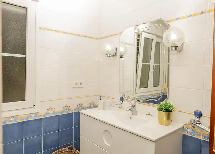 Large 4 Beds Cozy 700 M Walk Canas Вілла Марбелья