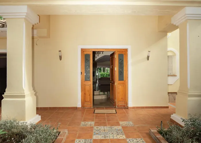 Large 4 Beds Cozy 700 M Walk Canas Вілла *