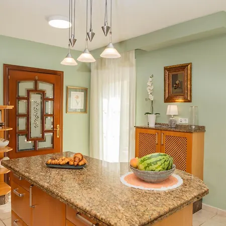 Large 4 Beds Cozy 700 M Walk Canas Villa *