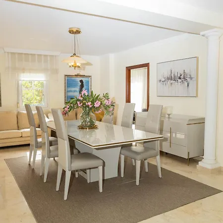 Villa Large 4 Beds Cozy 700 M Walk Canas