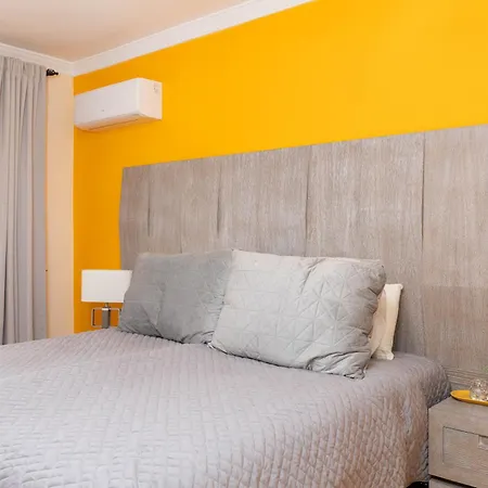 Large 4 Beds Cozy 700 M Walk Canas Marbella