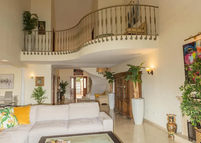 别墅 Large 4 Beds Cozy 700 M Walk Canas 马尔韦利亚
