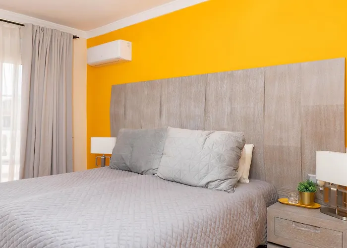 Large 4 Beds Cozy 700 M Walk Canas 马尔韦利亚